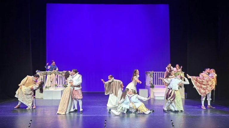 🎭Enhorabuena al equipo artístico y técnico de LA DAMA BOBA. Lope de Vega.✴️En el Madrid del S. XVI, Finea, heredera d…