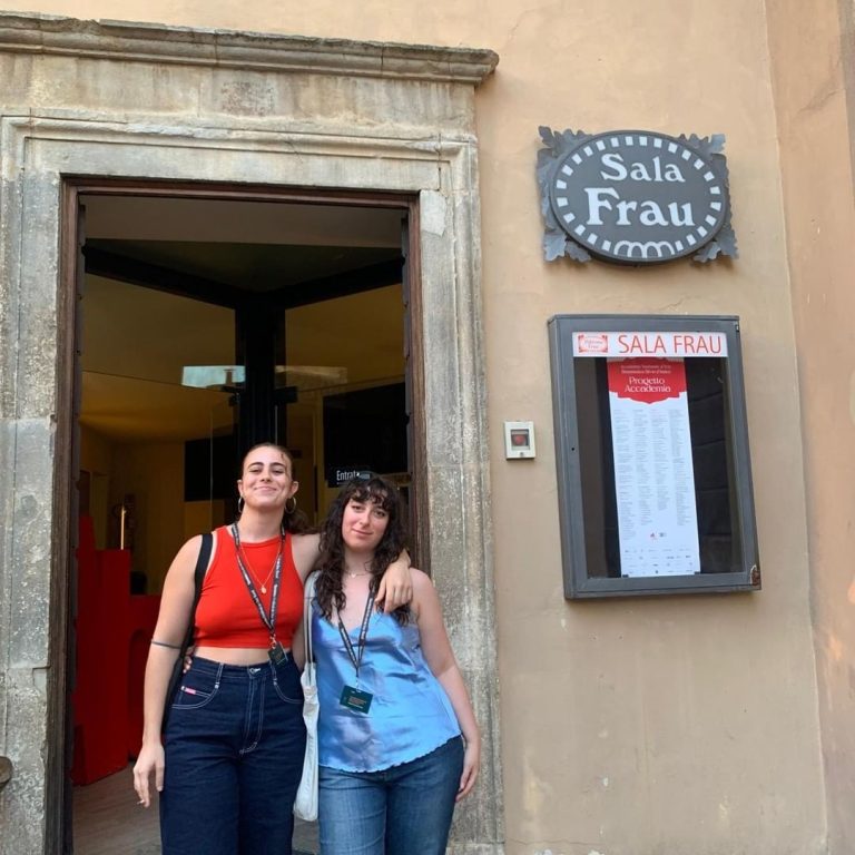 ¡Lucía Martínez y Ana Leal representando a la ESAD de Murcia en el Festival de Teatro de Spoleto 2025! Con su TFE Perfor…