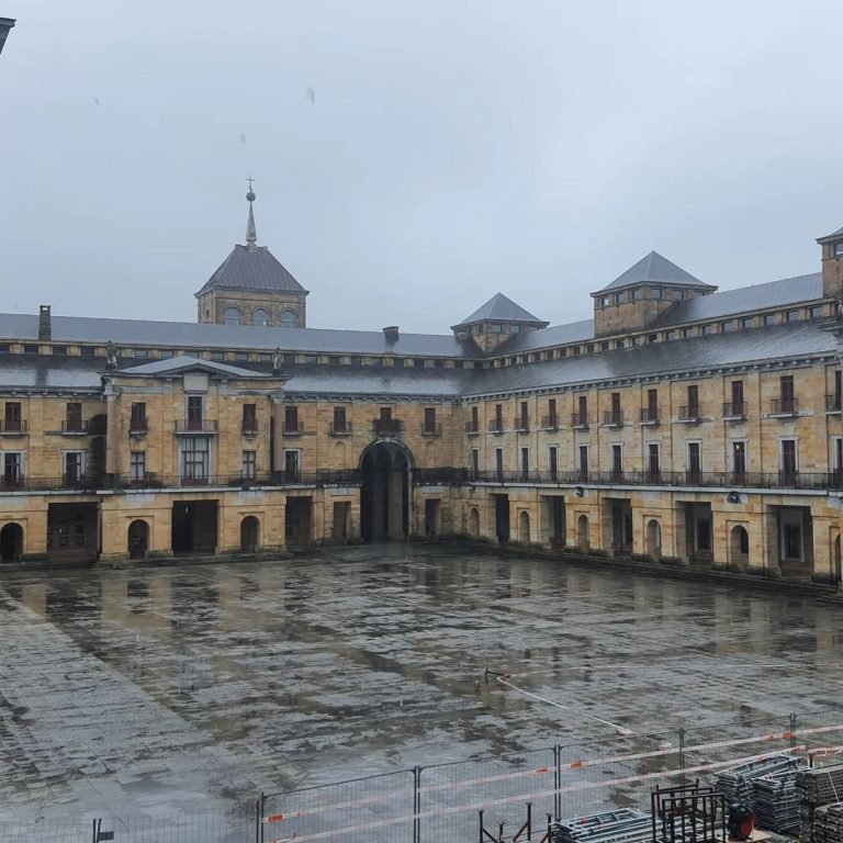 Estamos de vuelta!!Hoy iniciamos con mucha ilusión el curso 24/25.Comenzamos a preparar la llegada de nuestrxs alumn…