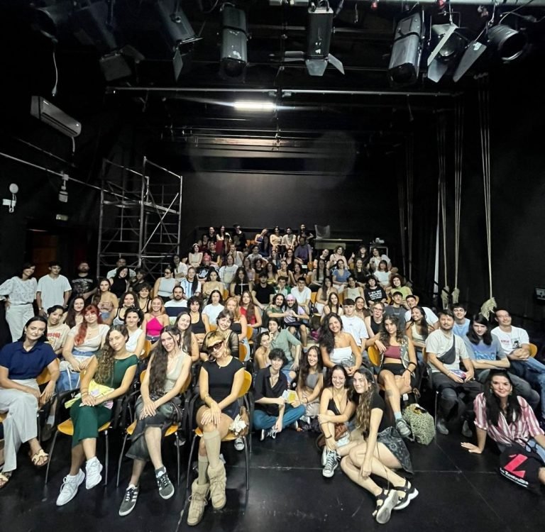Felices de reencontrarnos con el alumnado de cursos anteriores y de poder comprobar que todas/os han regresado con ilusi…