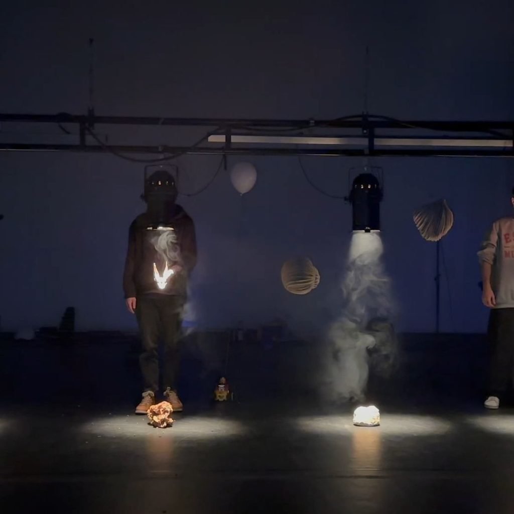 I Jornadas de Teatro de CreaciónOnírica Mecánica nos adentra en su trabajo de teatro con objetos.Más información: h…