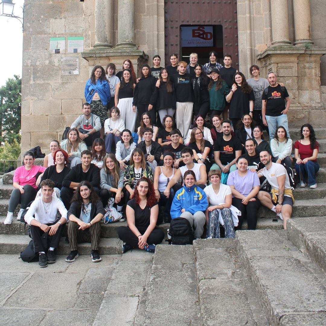 🎭PRIMERA SEMANA SUPERADA
Curso 2024-2025

Aquí os presentamos a nuestro alumnado de las especialidades de Interepretaci…