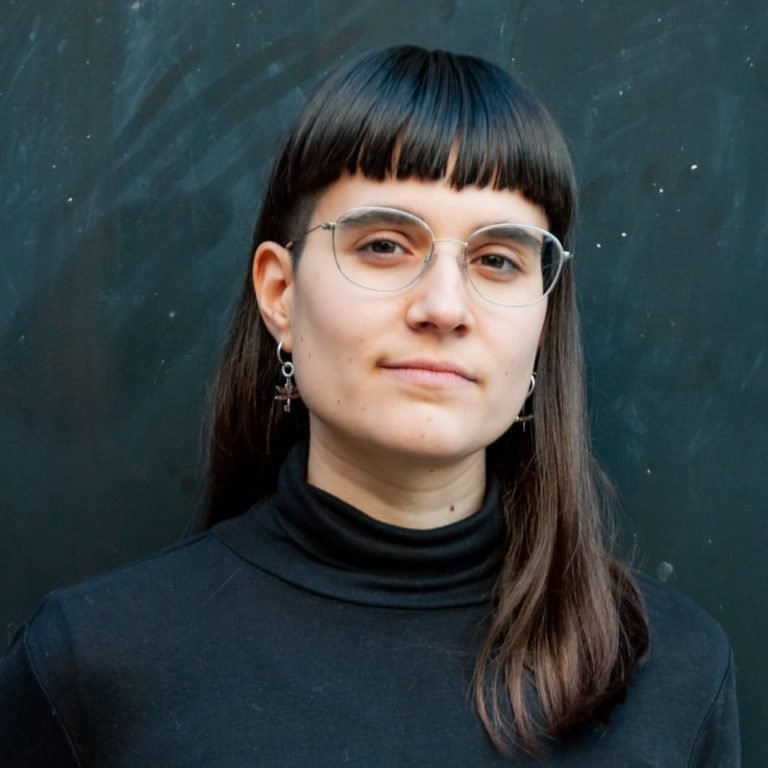 ¡Enhorabuena a nuestra antigua estudiante Irene Herráez por ganar el Premio de Teatro Calderón de la Barca 2024!@irene…