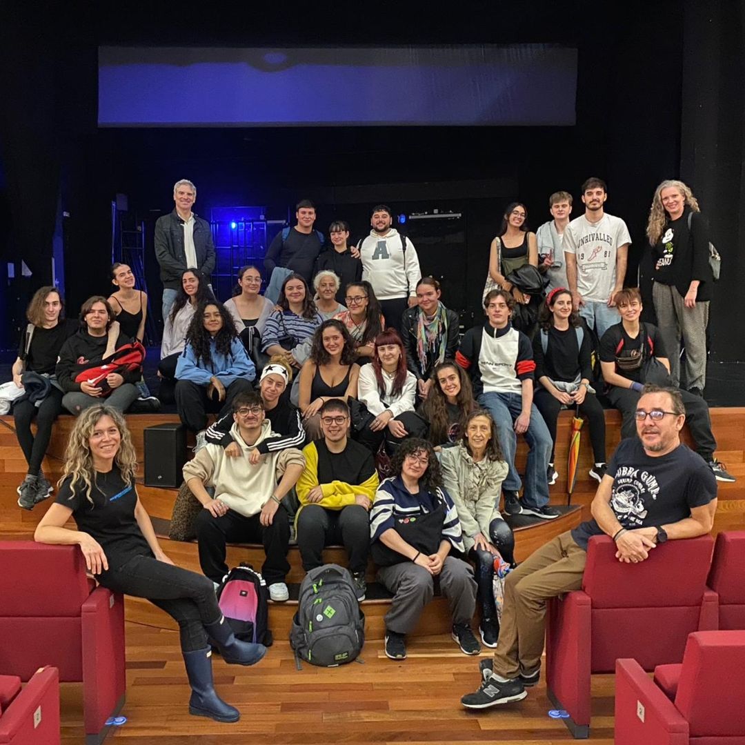 El alumnado de los cuatro grupos de 1° de interpretación de la Esad de Córdoba ha visitado el Teatro Góngora @imaecordob…