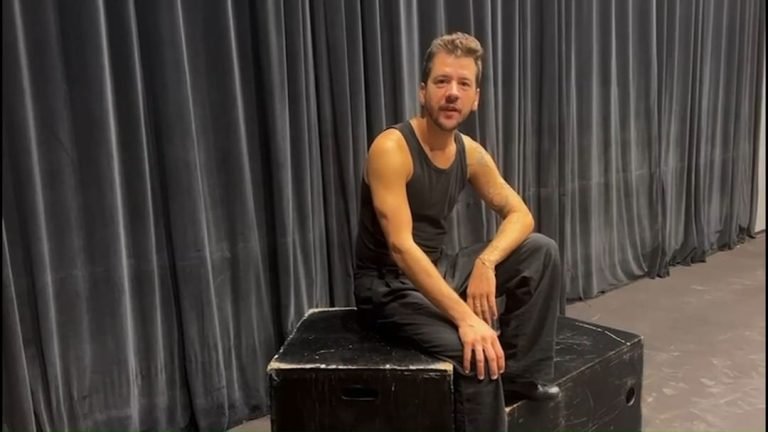 El ballarí i coreògraf @josemaldonado_flamenco ha impartit diverses classes a l’alumnat de l’especialitat de Dansa Espan… El ballarí i coreògraf @josemaldonado_flamenco ha impartit diverses classes a l’alumnat de l’especialitat de Dansa Espan…