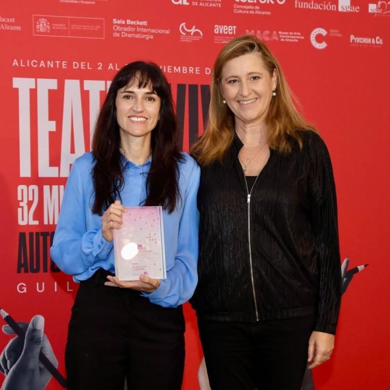 Felicidades a nuestra estudiante @lalauragarmo , por haber sido galardonada con el VI Premio SGAE de Teatro Ana Diosdado… Felicidades a nuestra estudiante @lalauragarmo , por haber sido galardonada con el VI Premio SGAE de Teatro Ana Diosdado…