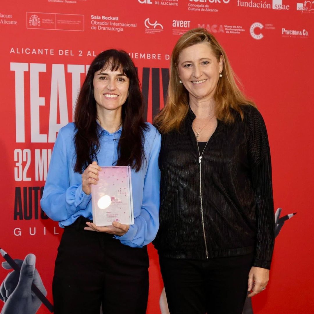 Felicidades a nuestra estudiante @lalauragarmo , por haber sido galardonada con el VI Premio SGAE de Teatro Ana Diosdado…