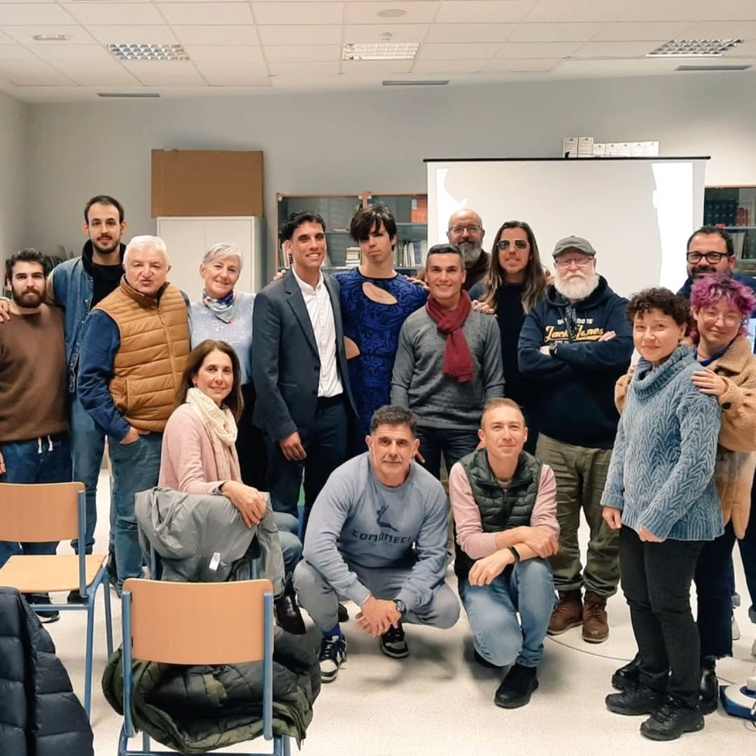 🎭 CONFERENCIA. «Teatro Queer, de la Identidad al Escenario» Muchísimas gracias a Simón Cano Le Tiec por su interesante …