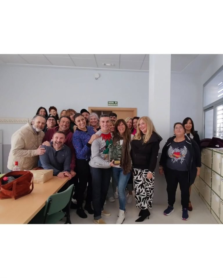 🎭 JUBILACIÓN Hoy nos hemos despedido de nuestra compañera Gloria León @gloria.leonbernal. Tras muchos años dedicada a l…