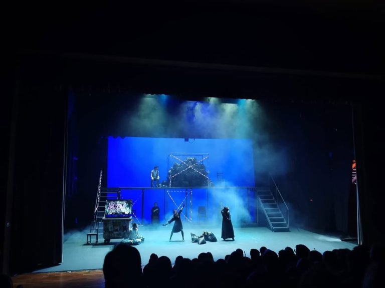 🎭✨ ¡Enhorabuena a todo el equipo! ✨🎭 Queremos felicitar a nuestro alumnado, equipo artístico y técnico por el estreno …