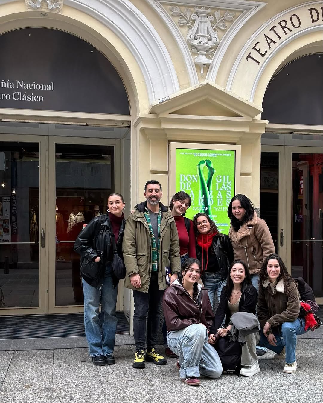⚠️ “Hitza testu klasikoan” irakasgaiko ikasleak Madrilen izan dira asteburu-pasa. Batetik, La Joven compañía de teatro c…