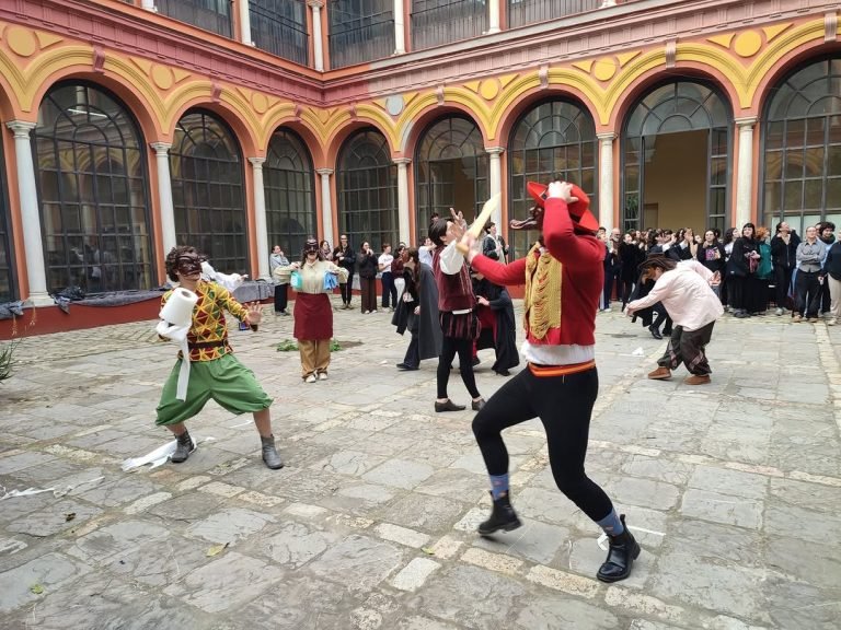 Flashmob con motivo del Día Mundial de la Comedia del Arte, el pasado 25 de febrero en la E.S.A.D.