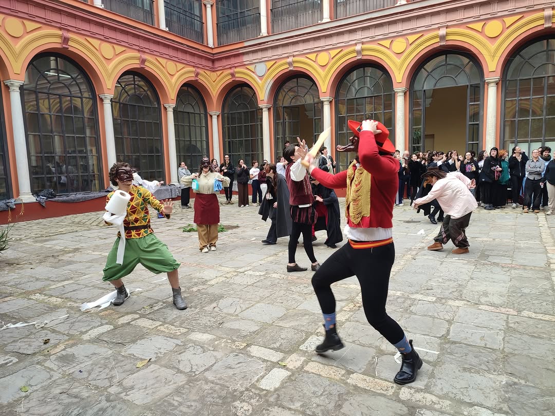 Flashmob con motivo del Día Mundial de la Comedia del Arte, el pasado 25 de febrero en la E.S.A.D.