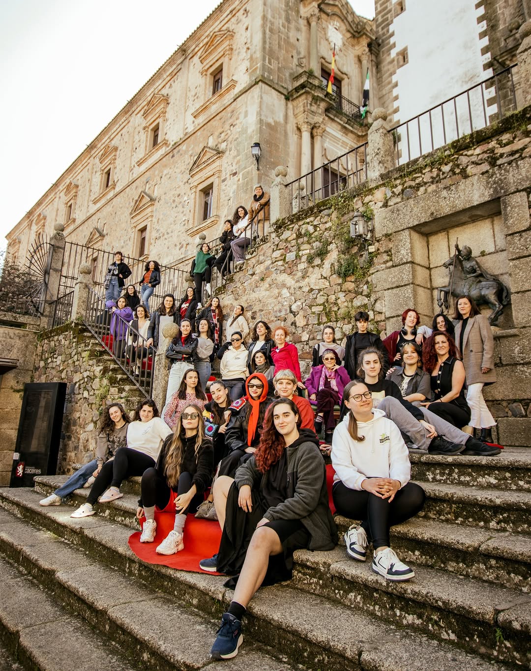 🎭 8M DÍA INTERNACIONAL DE LA MUJER Desde la ESAD de Extremadura queremos presentar a las nuevas generaciones de mujeres…