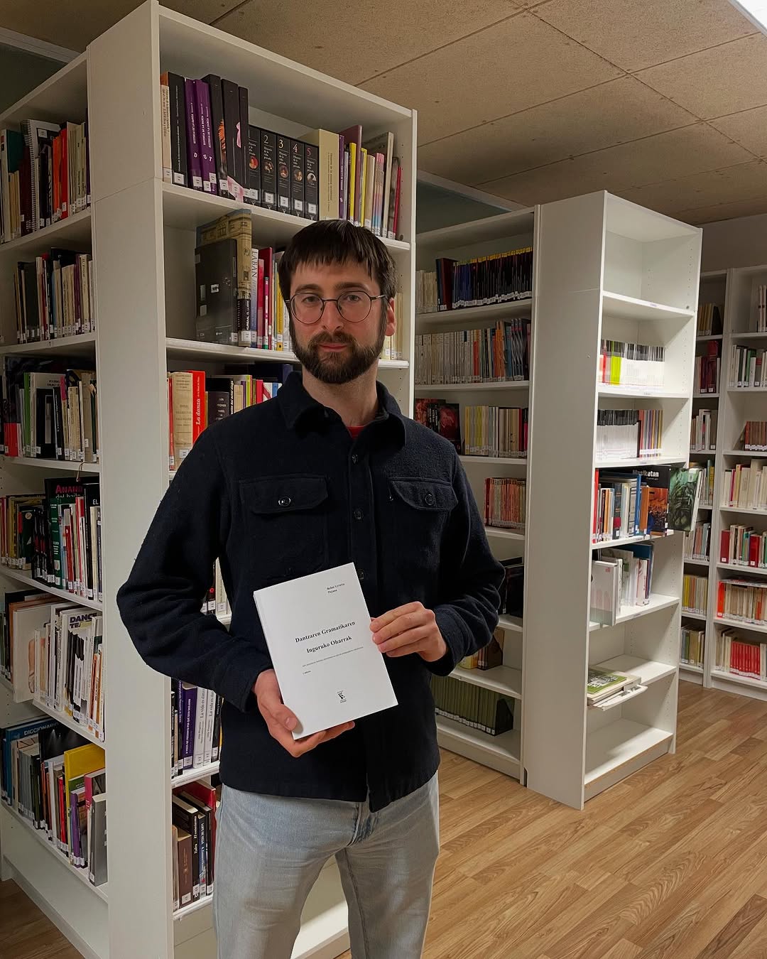 ⚠️ Dagoeneko liburutegian eskuragarri duzue Beñat Urrutia Pujana DANTZERTIko irakasleak kaleratu berri duen liburua: “Da…