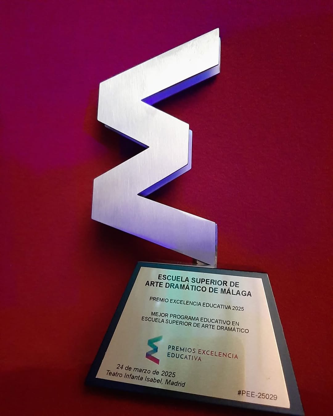 📢 ¡Gran noticia! 🎭✨ La ESAD Málaga ha sido galardonada con el Premio Excelencia Educativa 2025 al Mejor Programa Educa…