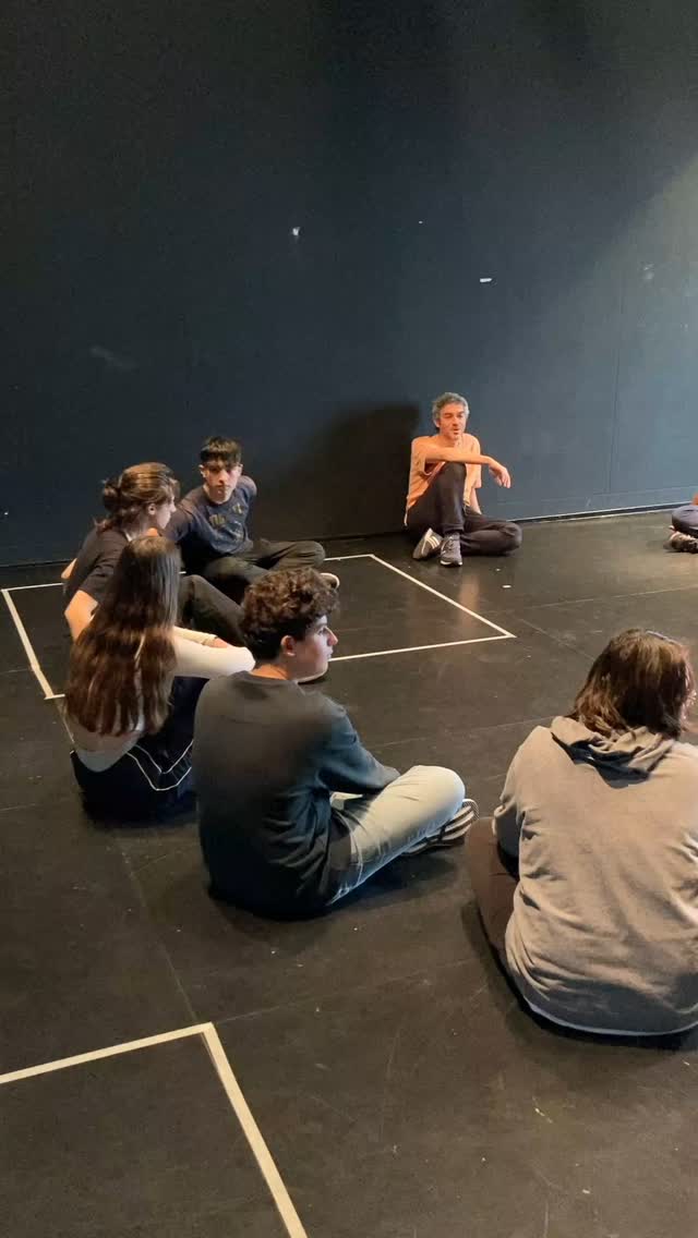 ⚡¡Que el ritmo no pare! 👉 Continuamos celebrando el #DMT con el taller impartido por Carlos Jiménez Alfaro, actor y pro…