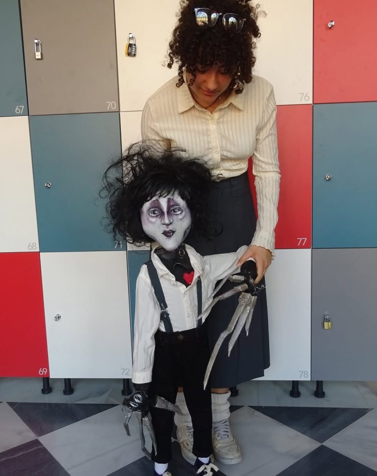 Exposición de trabajos del alumnado de la especialidad de Escenografía con motivo de las jornadas del Día Mundial del Te…