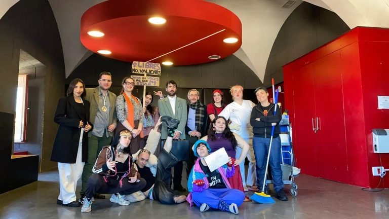 🎭IESCENA 📣La semana pasada tuvo lugar la décima edición del Festival IESCENA, organizado por la ESAD de Extremadura. S…