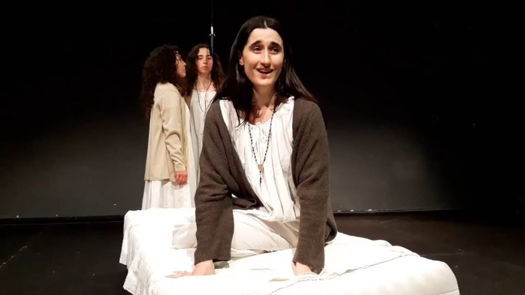 «La tieta» i «La infanticida» son dos textos en vers de Caterina Albert (Víctor Català) que l’alumnat de tercer curs d’i…