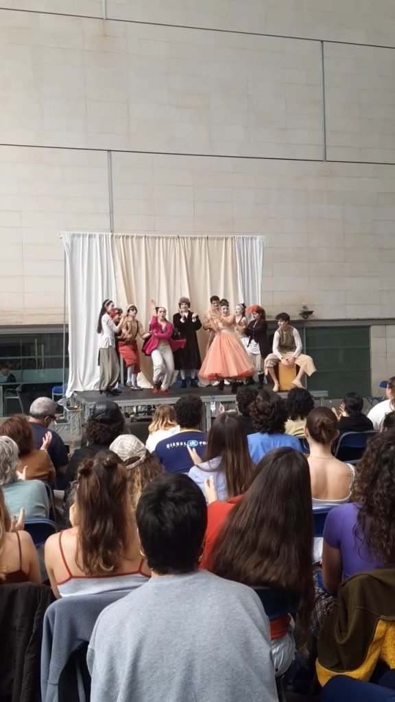 Des d’avui dimecres i fins divendres podeu gaudir dels espectacles de commedia dell’arte de l’alumnat de segon curs de l…