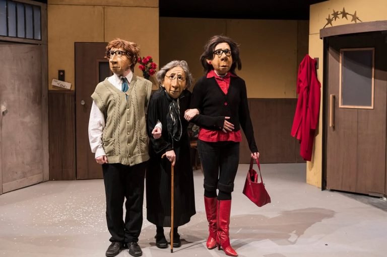 Del 10 al 13 d’abril es va poder veure al Teatre Estudi «Hotel Paradiso», un espectacle dirigit pel professor convidat H…