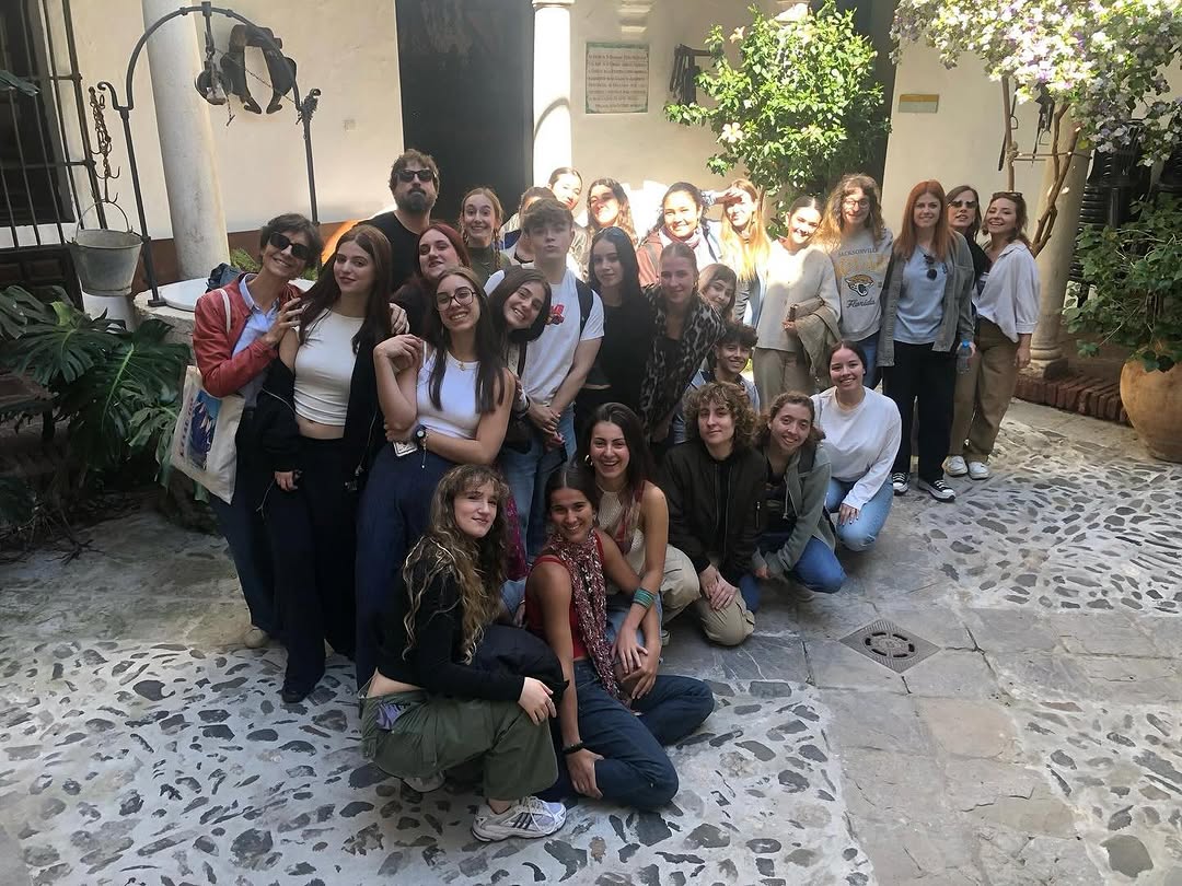 🖼️✨ El pasado lunes, el alumnado de 1º de Textual disfrutó de una visita al Museo de Artes y Costumbres Populares de Má…