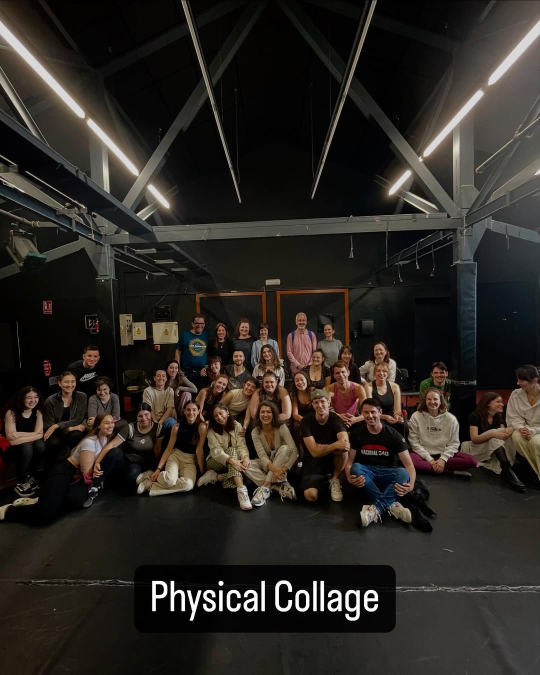Ayer 29 de abril tuvimos la suerte de recibir a la compañía Physical Collage que presentan esta tarde su espectáculo Nac…