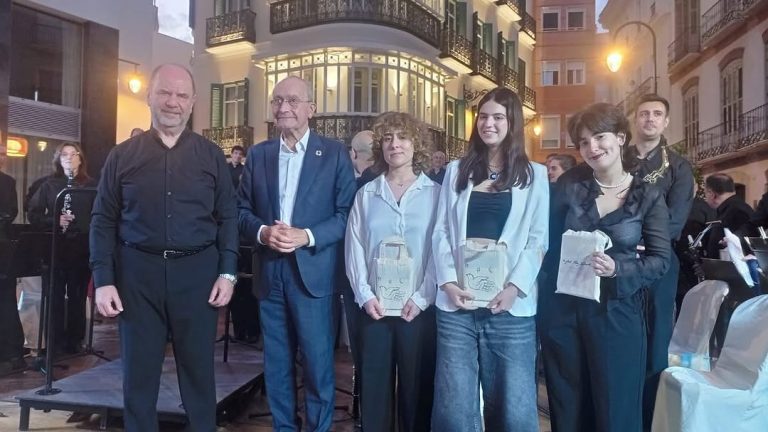 ✨ Ayer nuestro alumnado brilló en la Noche en Blanco ✨ Participaron junto a la Banda Municipal de Málaga en un espectácu…