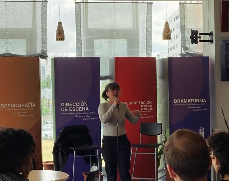 Hoxe tivemos canda nós a María Lado, que nos veu falar do seu libro “Canta, miña compañeira. O legado das cantareiras” e…