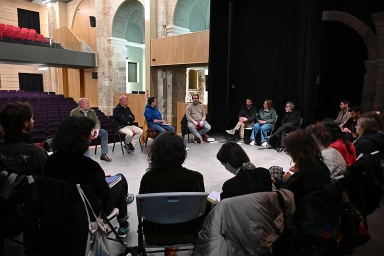 Inauguración de la Residencia Artística del Máster #ESADCYL dirigido por José Manuel Mora con la conferencia Nuestras vi… Inauguración de la Residencia Artística del Máster #ESADCYL dirigido por José Manuel Mora con la conferencia Nuestras vi…