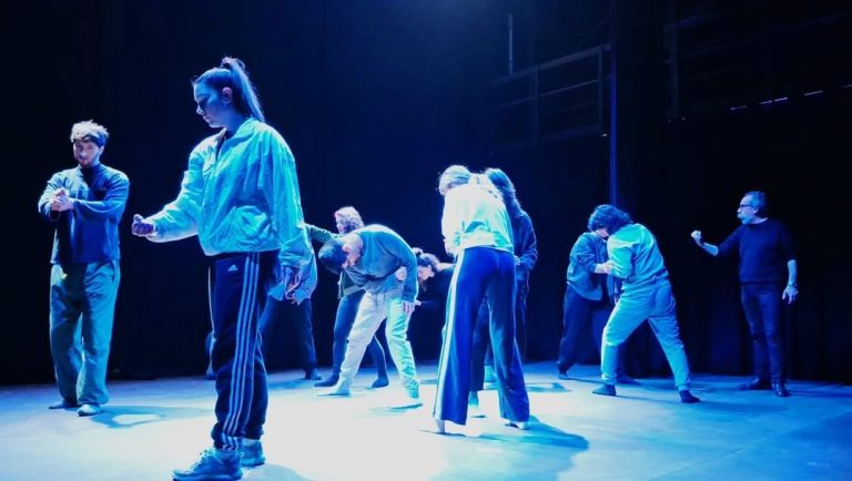 Los estudiantes del máster con Eusebio Calonge y Paco de Zaranda exploran en escena y con sus cuerpos la fragilidad de n…