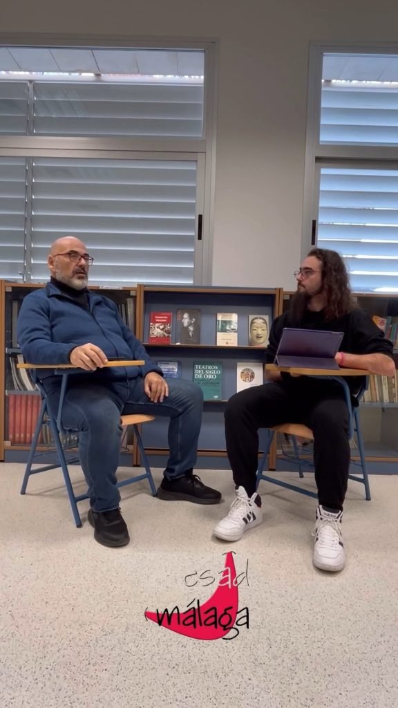 📹¡III ENTREVISTA EXCLUSIVA! Nuestro compañero y profesor Rafael González ha sido entrevistado por el alumno Marco Zuppa…