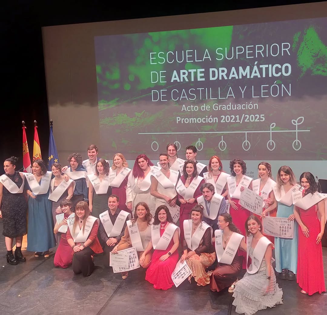 🎓✨ Hoy se cumplen los sueños del alumnado que hace 4 años comenzaron su formación dando vida a su ilusión por la interp…