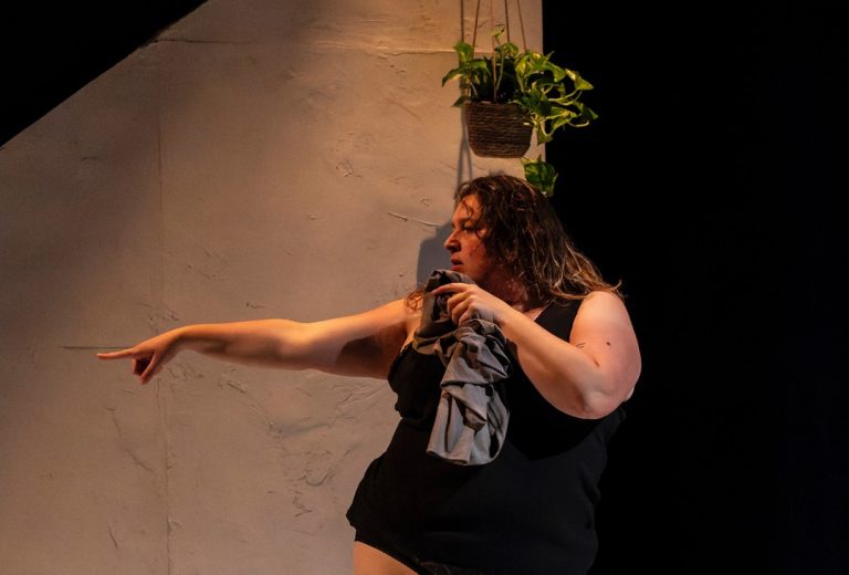 Recordem “Les plantes”! 🪴 Una obra traduïda i dirigida per Sònia Alejo com a taller final de carrera de Direcció Escèni…