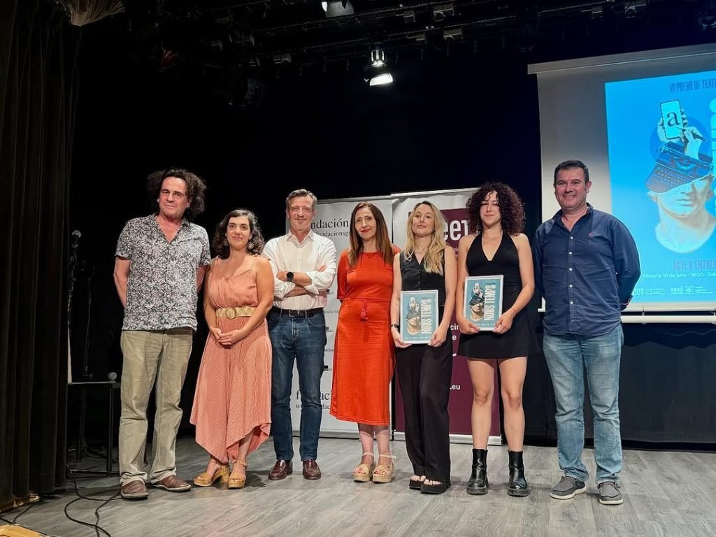 Hui hem assistit al lliurament del PREMI DE TEATRE BREU “NOUS TEMPS” d’AVEET, l’ESADV, l’ESAC, l’Escola Off d’Arts Escèn…