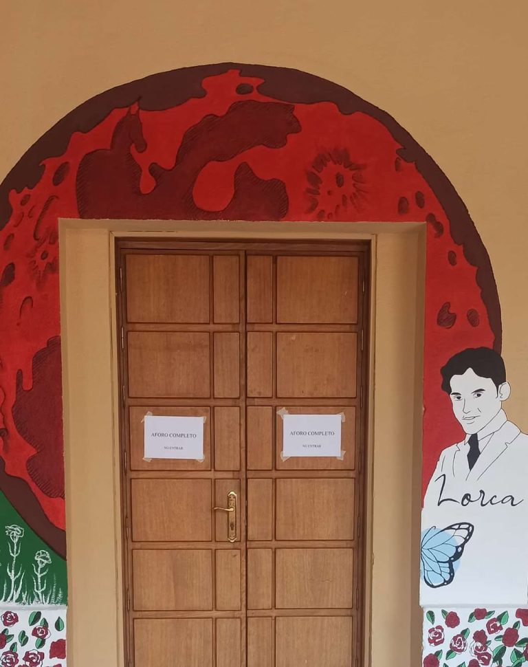 Se puede visitar en las galerías de la segunda planta de la ESAD el artístico proyecto de pintura mural que ha realizado…