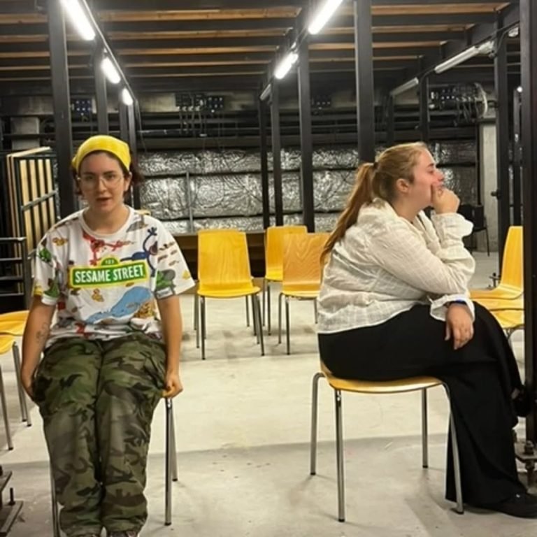 COLUMPIO VACIO. Trabajo Fin de Grado Dramaturgia dirigido por de Zuriñe Olmos. Ayudantía de dirección: Monika Petrova Ts…