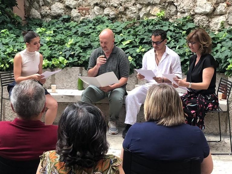 «De Rostros, Polillas y Amores perdidos». A partir del prólogo de Cervantes en sus Novelas Ejemplares y de un epílogo de…