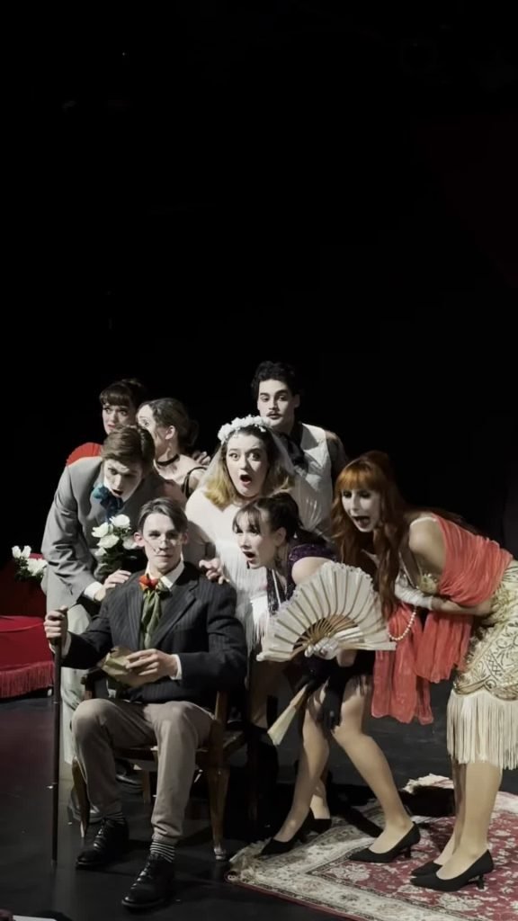 🟢 “Las mujeres sabias”! Un clàssic amb molt de caràcter interpretat per l’alumnat de 3r B en el Taller de Teatre Clàssi…