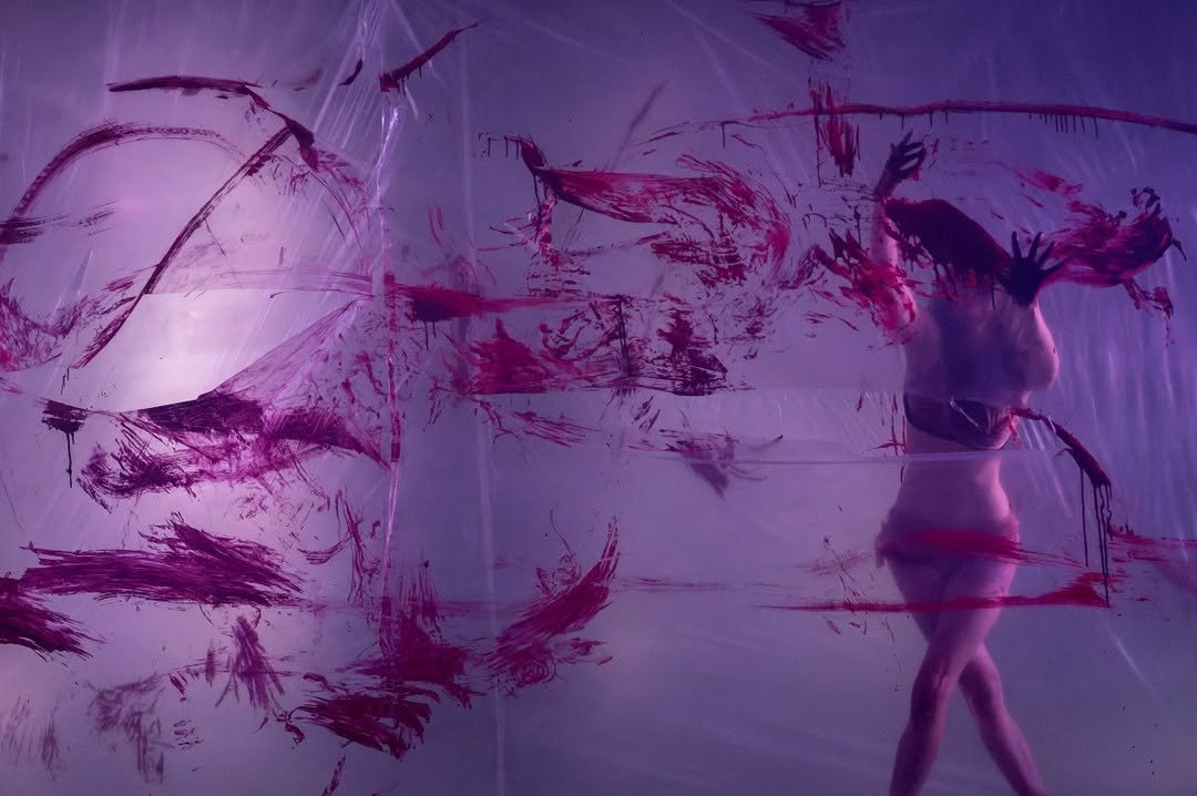 Recordem “Ecdysis, el caos de la transcendència” 🟢 Una obra creada i dirigida per Carmen Blanco com a Taller Final de c…