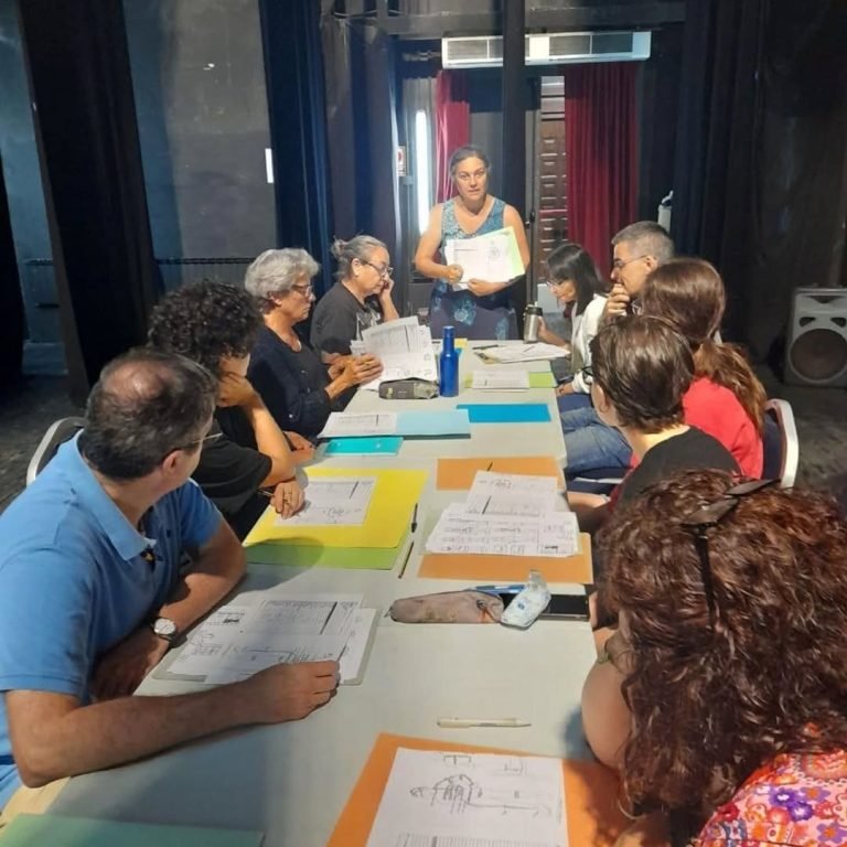 🎭 Nuestra profesora Charo Charro, especialista en Vestuario e Indumentaria en la ESADCYL, ha participado en el 19º Curs…