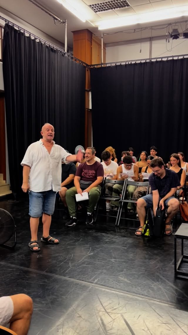 🎭✨ Hui donem el tret d’eixida al nou curs a l’ESADV! Els corredors tornen a omplir-se d’energia, creativitat i ganes de…