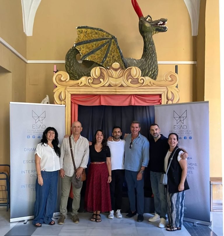 Y nuestra primera semana lectiva ha culminado con la tradicional actividad de encuentro de nuestro alumnado con profesio…