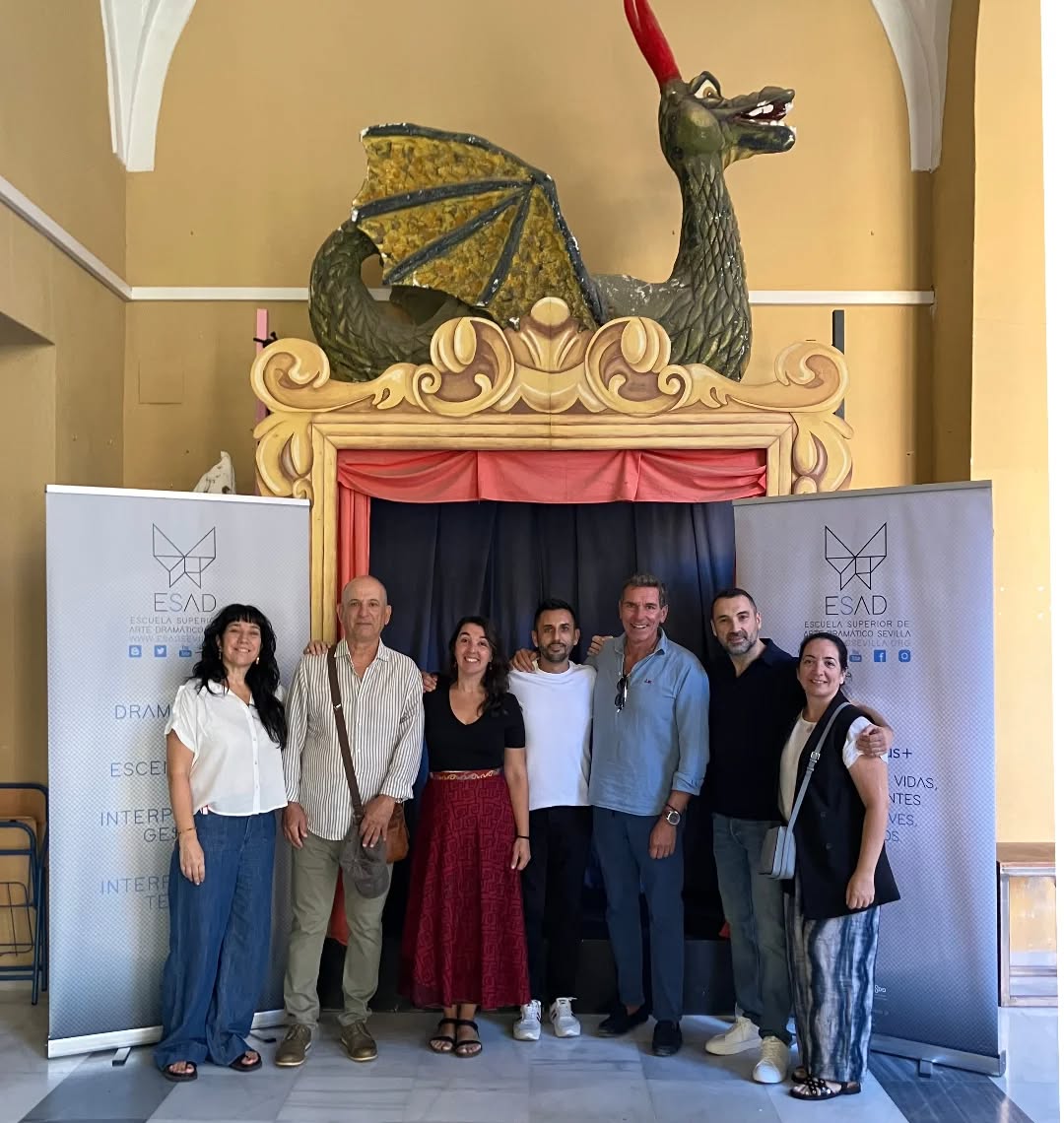 Y nuestra primera semana lectiva ha culminado con la tradicional actividad de encuentro de nuestro alumnado con profesio…