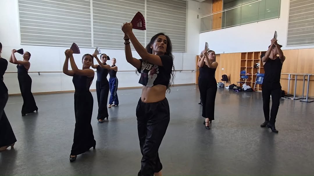 La bailarina y coreógrafa Karen Lugo @Karenlugo.7 ha visitado estos días el Conservatorio de Danza Profesional para