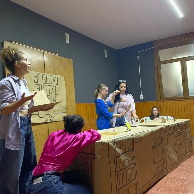 ⚠️ Joan den astean, DANTZERTIko 3. mailako hainbat ikaslek «Begotxu jatetxea» 👩🏾‍🍳 lana oholtzaratu zuten; iazko ikas…