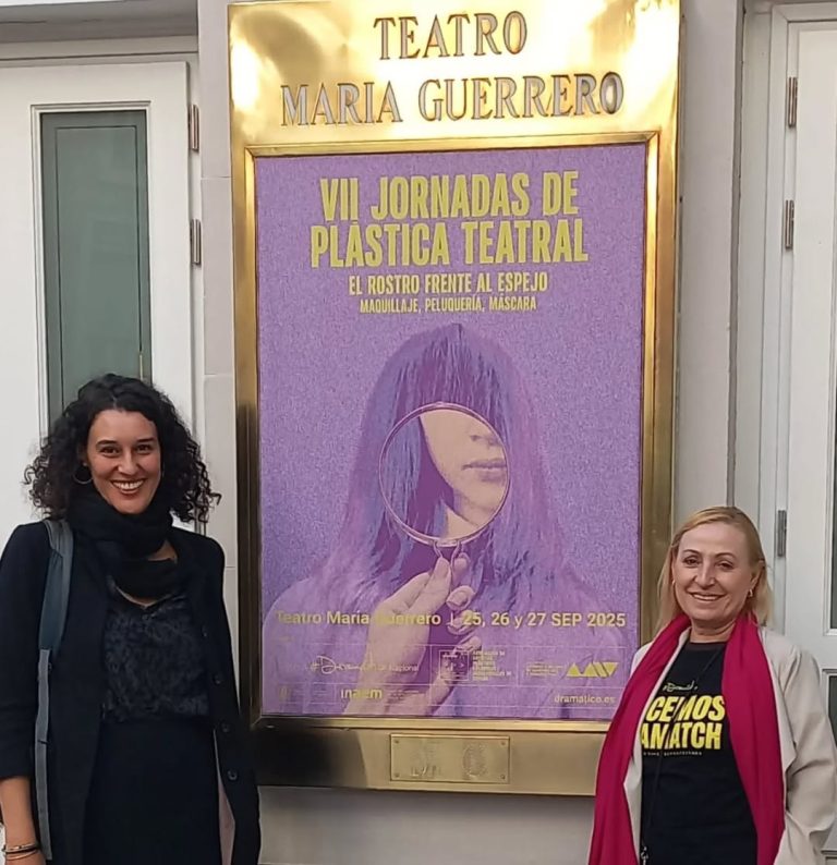 Las profesoras Raquel Berna y Ana Dolores Penalva @launicaladivina han asistido a las Jornadas de Plástica Teatral en el…