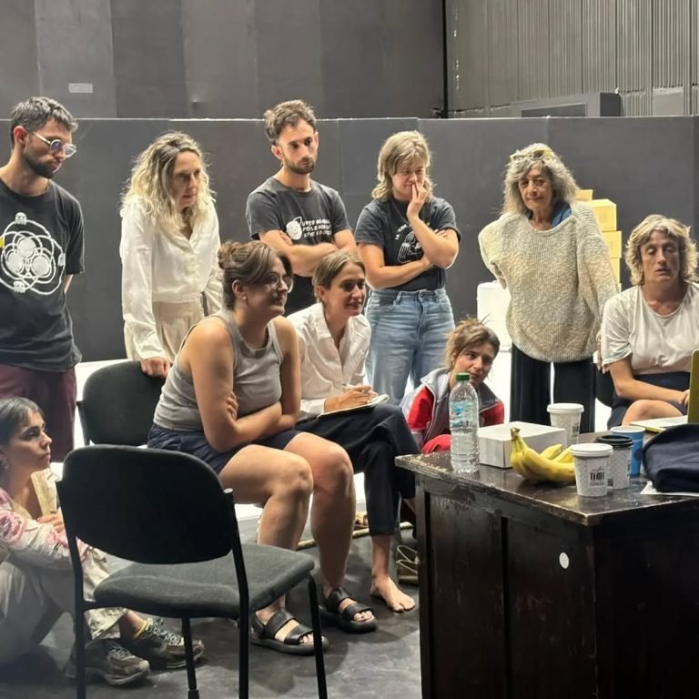 🎭✨ ¡Prácticas en el Centro Dramático Nacional! Daniel Velázquez García y Sara Roldán Olano están realizando sus práctic…