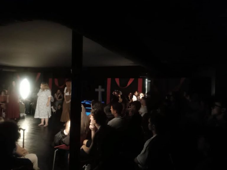 SOLD OUT⭕ ayer miércoles 1 de octubre en nuestro @contenedoruma con 🙏SE LO PROMETIMOS A LA VIRGEN 🎭Teatro documental m…
